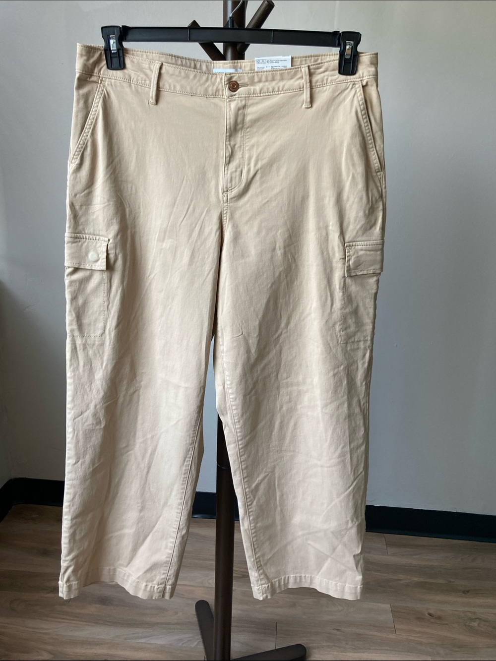Sonoma mid rise straight pant tan with cargo pockets casual business casual 18